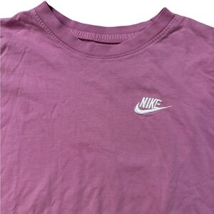 Nike Youth Boys The Nike Tee Pink T-Shirt‎ Size Large Athletic Nike Sports Wear
